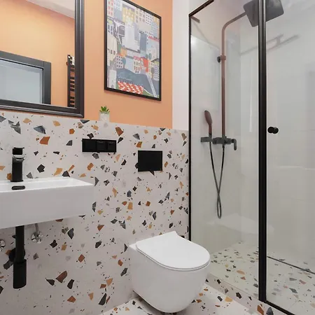 Spacious And Elegant In With Parking Near Pge By Renters Apartman Varsó