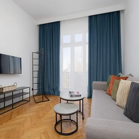 Spacious And Elegant In With Parking Near Pge By Renters *