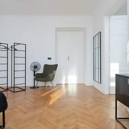 Appartement Spacious And Elegant In With Parking Near Pge By Renters Varsovie